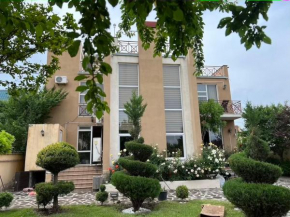 Rose Garden Palace